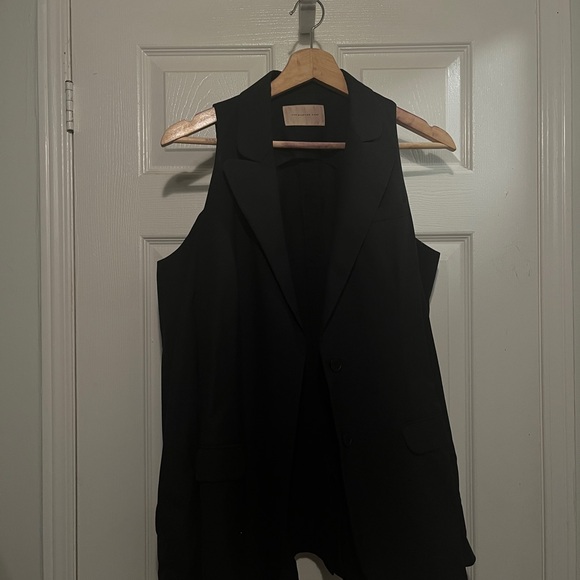 100% wool black Christopher Kane blazer with cutouts. 100% silk lining. Size US8 - Picture 4 of 6